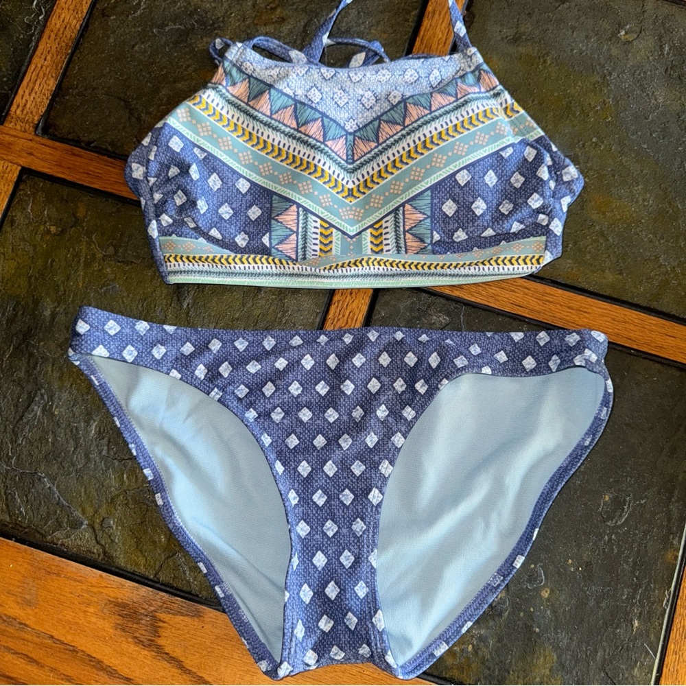 Xhilieation Geometric Blue and White Bikini Set, size small